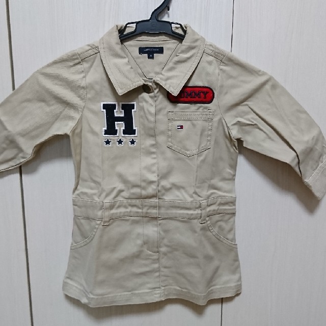 TOMMY HILFIGER(トミーヒルフィガー)のトミーフィルフィガーワンピース90センチ キッズ/ベビー/マタニティのキッズ服女の子用(90cm~)(ワンピース)の商品写真