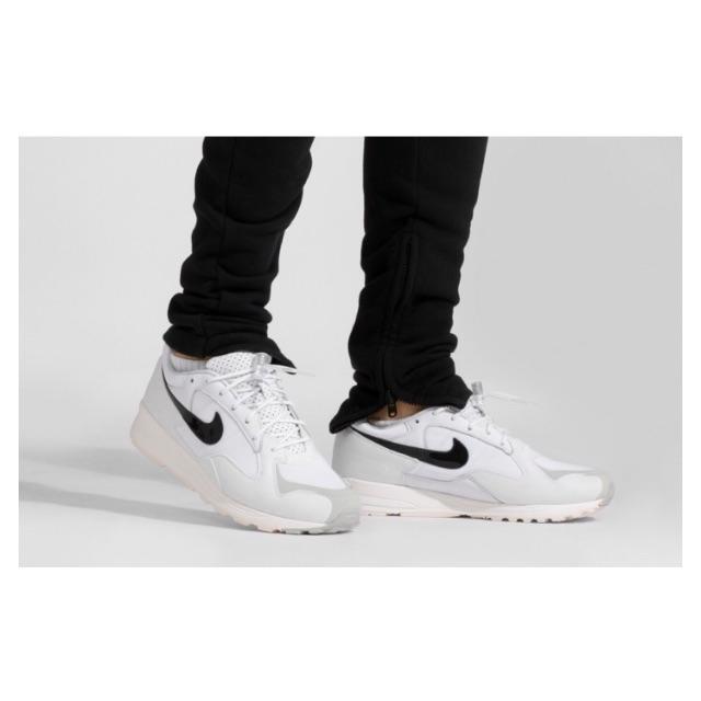 NIKE(ナイキ)のNIKE air skylon 2 fear of god 白 27cm メンズの靴/シューズ(スニーカー)の商品写真