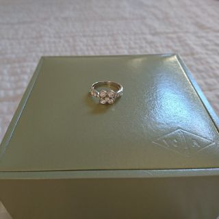 ヴァンクリーフアンドアーペル(Van Cleef & Arpels)のヴァンクリーフ&アーペル オンベル WG 7号(リング(指輪))