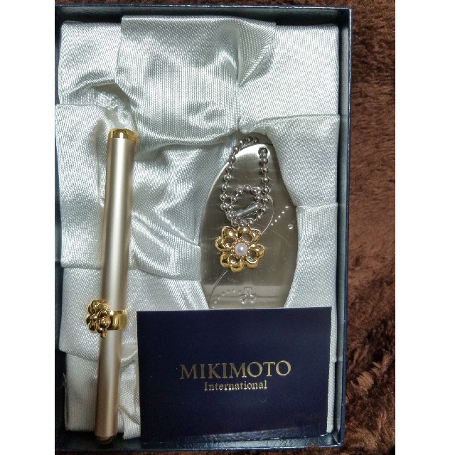 MIKIMOTO(ミキモト)のミキモト パール リップブラシ ミニ鏡 コスメ/美容のキット/セット(コフレ/メイクアップセット)の商品写真