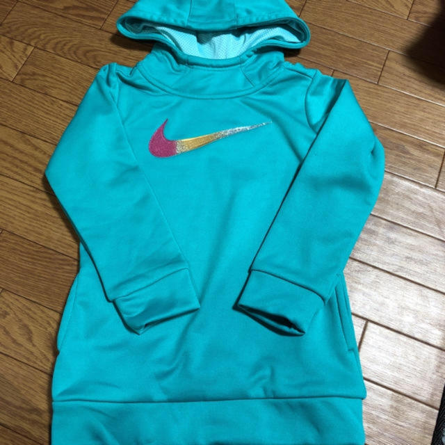 NIKE(ナイキ)のNIKE パーカーワンピ 90 キッズ/ベビー/マタニティのキッズ服女の子用(90cm~)(ワンピース)の商品写真