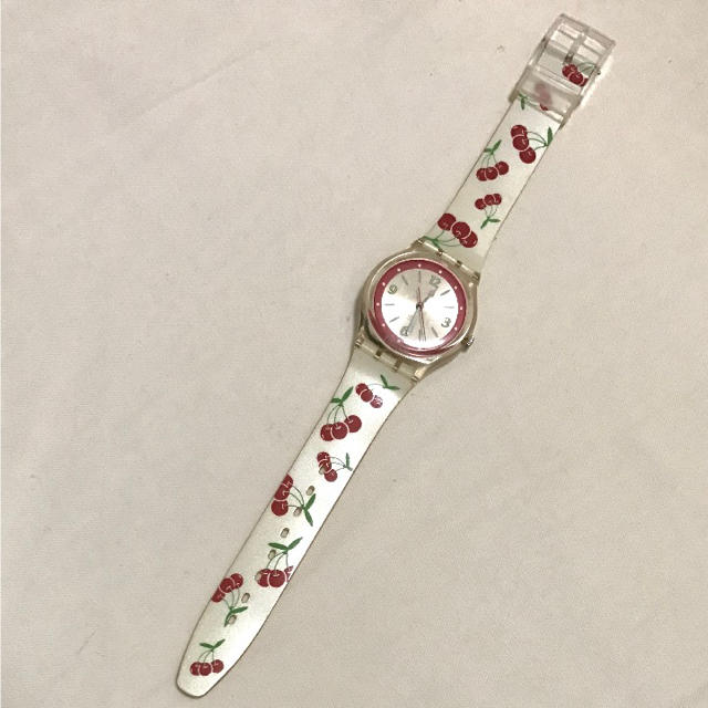 swatch(スウォッチ)のスウォッチ チェリー柄 レディースのファッション小物(腕時計)の商品写真