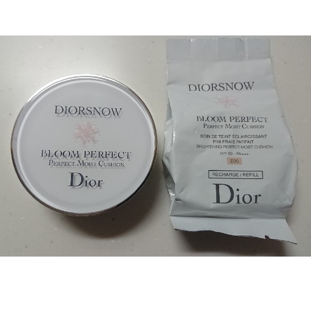 Dior(ディオール)のとむりんさん専用♥️Ｄior クッションファンデ ミニパウダーファンデセット コスメ/美容のベースメイク/化粧品(ファンデーション)の商品写真