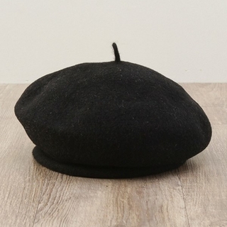 コンジェペイエアデュートリステス(conges payes ADIEU TRISTESSE)のADIEU TRISTESSE ベレー帽 (ブラック)(ハンチング/ベレー帽)
