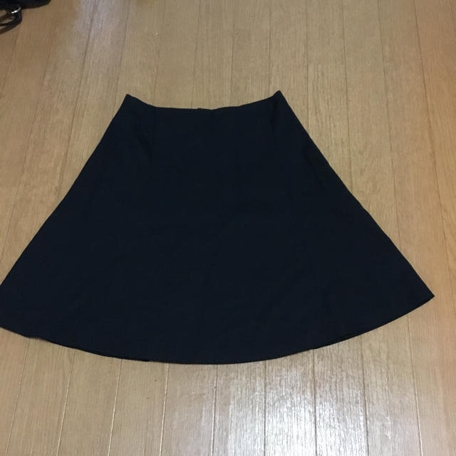UNITED ARROWS(ユナイテッドアローズ)の黒フレアスカート レディースのスカート(ひざ丈スカート)の商品写真