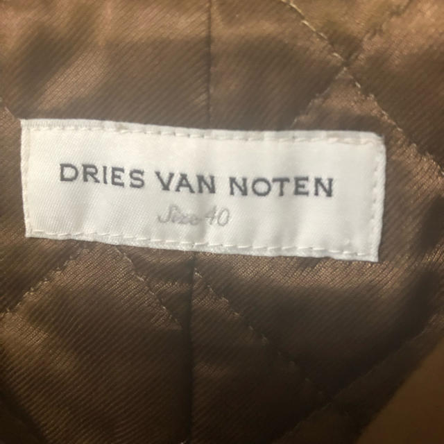 DRIES VAN NOTEN(ドリスヴァンノッテン)のDRIES VAN NOTENドリスヴァンノッテンコート40 レディースのジャケット/アウター(ピーコート)の商品写真