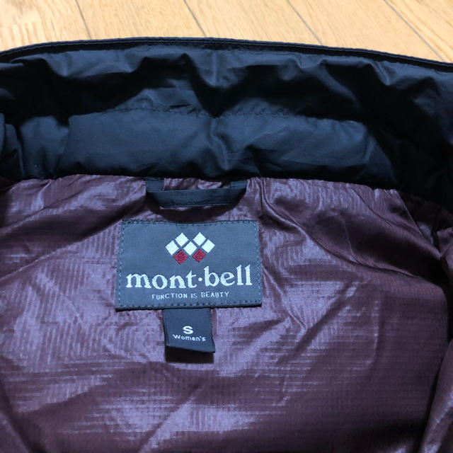 mont bell(モンベル)の定価2万 モンベル ダウンジャケット ダウンコート S〜M 黒 レディース レディースのジャケット/アウター(ダウンコート)の商品写真