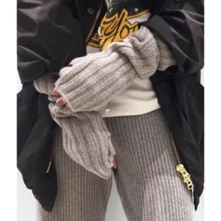 アパルトモンドゥーズィエムクラス(L'Appartement DEUXIEME CLASSE)の美品★アパルトモン KNIT GLOVE  (手袋)