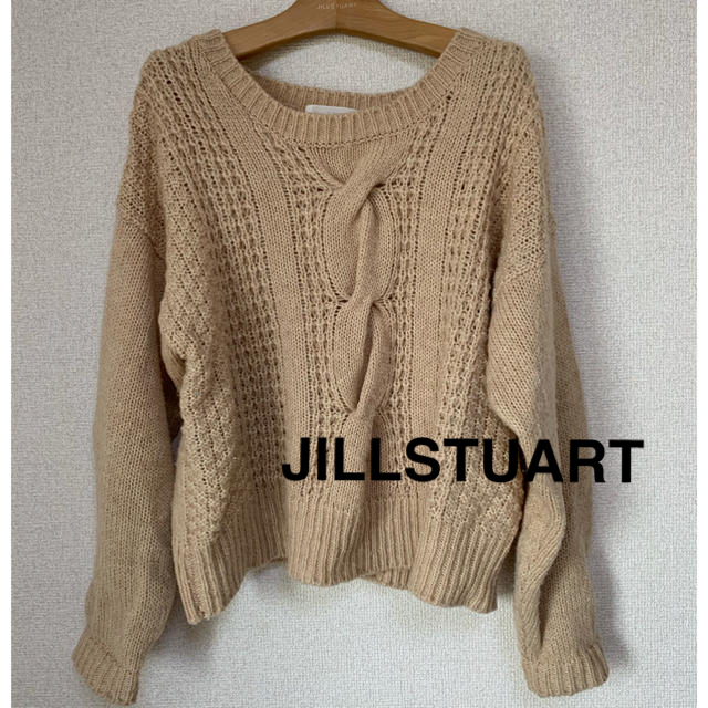 JILLSTUART(ジルスチュアート)のジルスチュアート 丸首　プルオーバー　ニット レディースのトップス(ニット/セーター)の商品写真