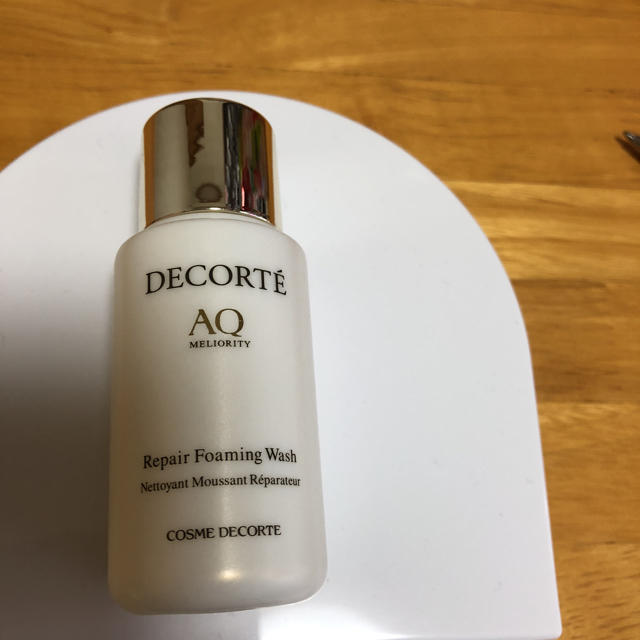 COSME DECORTE(コスメデコルテ)のコスメデコルテ AQミリオリティリペアフォーミングウォッシュ 50ml コスメ/美容のスキンケア/基礎化粧品(洗顔料)の商品写真