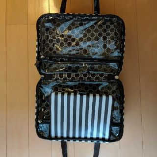 ヘンリベンデル(Henri Bendel)のヘンリベンデル  イニシャル入り トラベルポーチ(ポーチ)