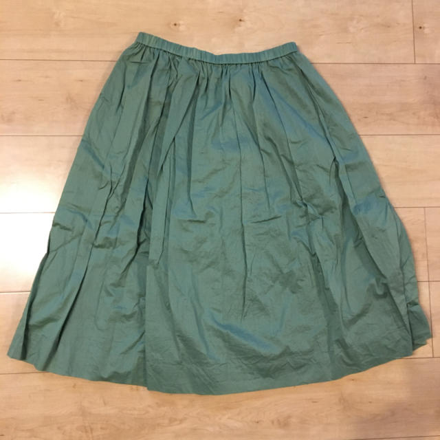 UNIQLO(ユニクロ)のスカート×グリーン レディースのスカート(ひざ丈スカート)の商品写真