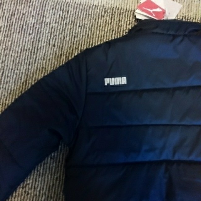 PUMA(プーマ)のジュニア 140 PUMA新品 中綿ジャケット キッズ/ベビー/マタニティのキッズ服男の子用(90cm~)(ジャケット/上着)の商品写真