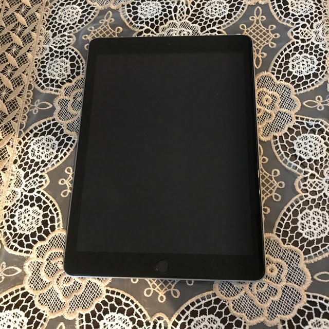 iPad Wi-Fi 32GB MP2F2J/A [スペースグレイ］