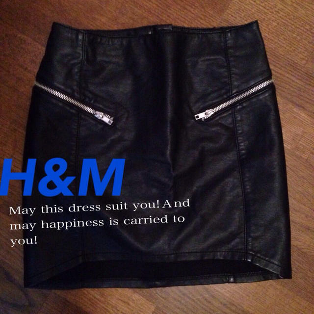 H&M(エイチアンドエム)の美品フェイクレザーH&Mミニスカート黒 レディースのスカート(ミニスカート)の商品写真