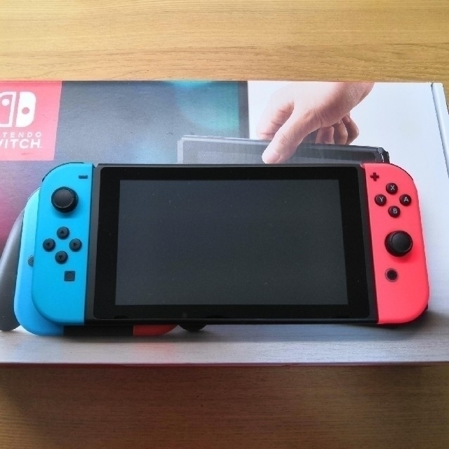 Nintendo Switch(ニンテンドースイッチ)の任天堂 スイッチ 本体   エンタメ/ホビーのゲームソフト/ゲーム機本体(家庭用ゲーム機本体)の商品写真