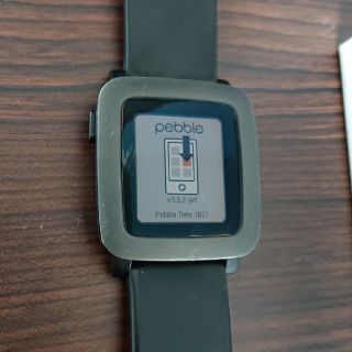 【中古】スマートウォッチ ぺプル タイム pebble time 黒(腕時計(デジタル))