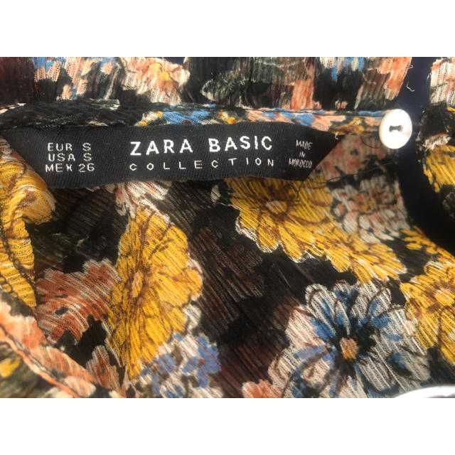 ZARA(ザラ)のSeaa様専用。値下げしました！ZARA 花柄 シフォントップス  レディースのトップス(シャツ/ブラウス(半袖/袖なし))の商品写真