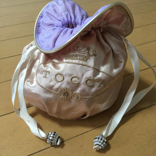 TOCCA(トッカ)のtocca 巾着 ポーチ ピンク サテン ビーズ 美品 レディースのファッション小物(ポーチ)の商品写真