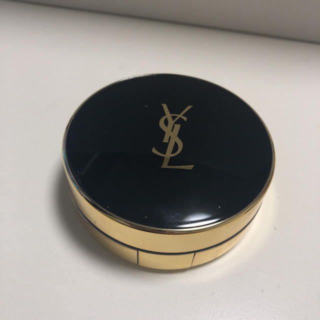 Yves Saint Laurent Beaute(イヴサンローランボーテ)のアンクル ド ポー ルクッション B30 コスメ/美容のベースメイク/化粧品(ファンデーション)の商品写真