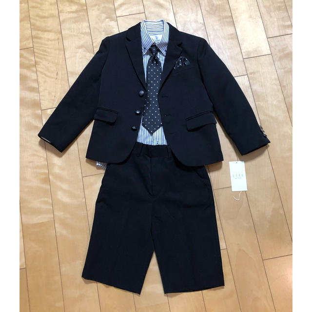 ELLE(エル)の卒園式 入学式 男児スーツ 120 ELLE en noir キッズ/ベビー/マタニティのキッズ服男の子用(90cm~)(ドレス/フォーマル)の商品写真