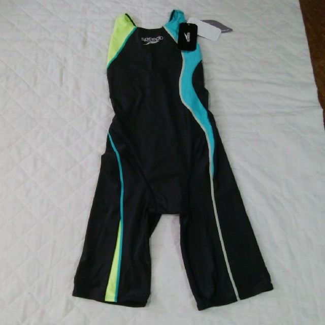 SPEEDO(スピード)のスピード競泳水着　新品タグ付き　 レディースの水着/浴衣(水着)の商品写真