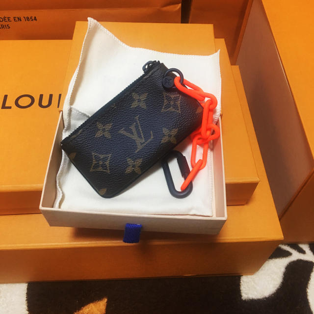 LOUIS VUITTON × VIRGIL