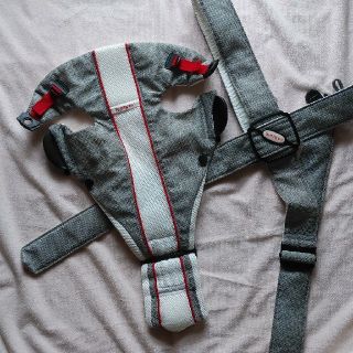 ベビービョルン(BABYBJORN)のベビービョルン 抱っこひも オリジナルエアー グレー メッシュ(抱っこひも/おんぶひも)