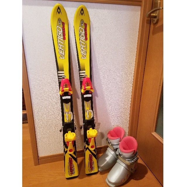 Volkl(フォルクル)のお値下げしました！ジュニア用スキー　板、ブーツセット スポーツ/アウトドアのスキー(板)の商品写真