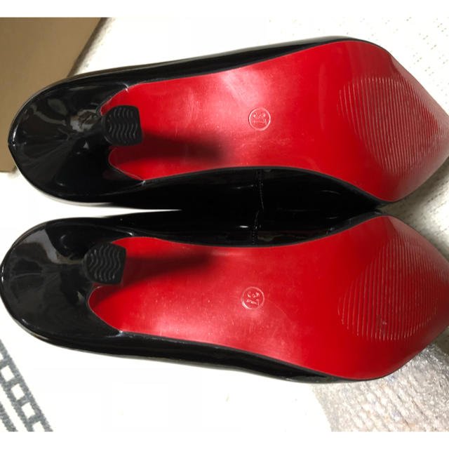 エナメルパンプス新品未使用 レッドそーる レディースの靴/シューズ(ハイヒール/パンプス)の商品写真