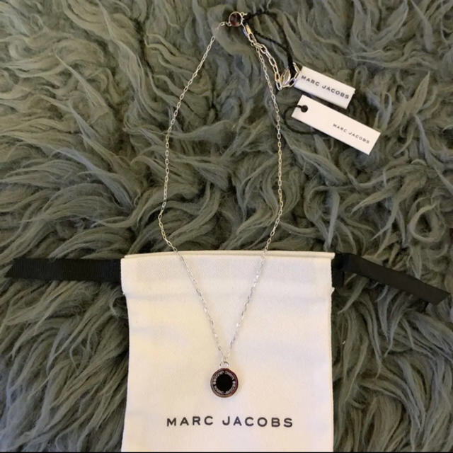 MARC JACOBS(マークジェイコブス)のマークジェイコブス 新品タグ付き ネックレス✨現在販売モデル✨GW最終限定値下げ レディースのアクセサリー(ネックレス)の商品写真