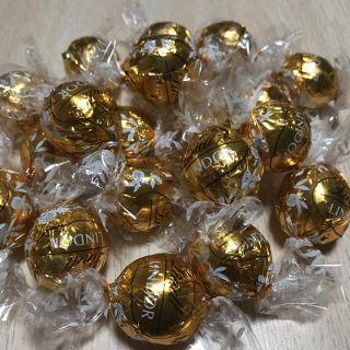 リンツ(Lindt)のリンツ   リンドール    ホワイトチョコレート  20粒  コストコ(菓子/デザート)