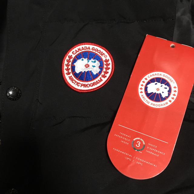 CANADA GOOSE(カナダグース)のヒゲ様 専用 ！！！ メンズのジャケット/アウター(ダウンベスト)の商品写真