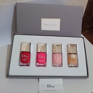ディオール(Dior)の【Dior 】会員限定色マニキュアセット 未使用(マニキュア)