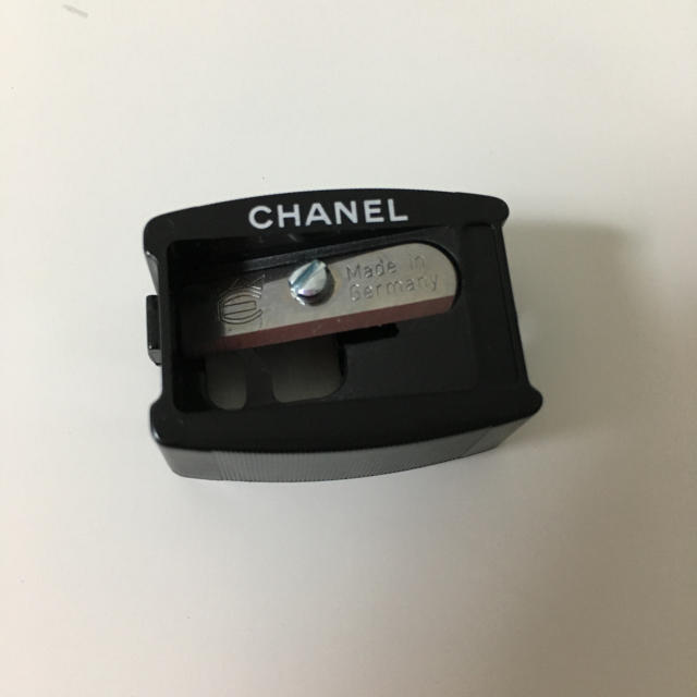 CHANEL(シャネル)の新品未使用 シャネル アイライナー シャープナー削り機 コスメ/美容のコスメ/美容 その他(その他)の商品写真