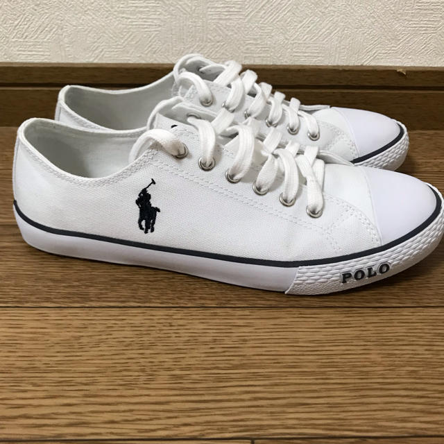 POLO RALPH LAUREN(ポロラルフローレン)のRalph Lauren ホワイトスニーカー 25センチ レディースの靴/シューズ(スニーカー)の商品写真