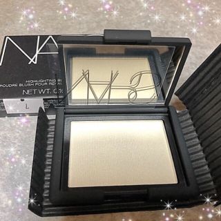 ナーズ(NARS)の💖 ナーズ ハイライティングブラッシュパウダー　4.8g アルバトロス(フェイスパウダー)