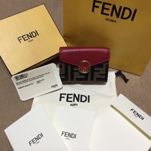 FENDI(フェンディ)の限定品！FENDI FF ロゴ ミニ 財布 正規品 レディースのファッション小物(財布)の商品写真