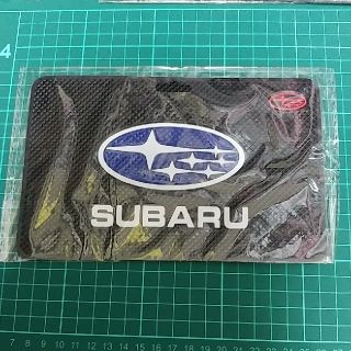 スバル(スバル)のスバル　ダッシュボードマット(車内アクセサリ)