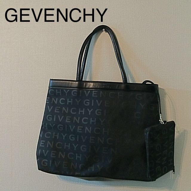 GIVENCHY(ジバンシィ)のジバンシー⭐️ロゴデザインポーチ付バッグ レディースのバッグ(トートバッグ)の商品写真