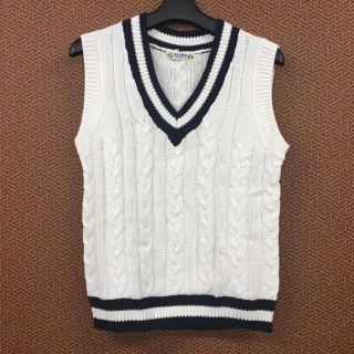 ビームス(BEAMS)のBEAMS ニットベスト 新品未使用(ベスト/ジレ)