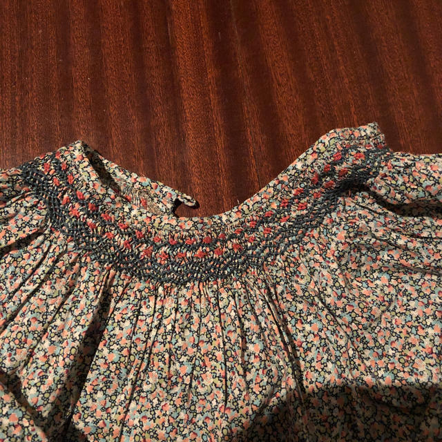 Bonpoint(ボンポワン)のボンポワン サイズ18 シャツ キッズ/ベビー/マタニティのベビー服(~85cm)(シャツ/カットソー)の商品写真