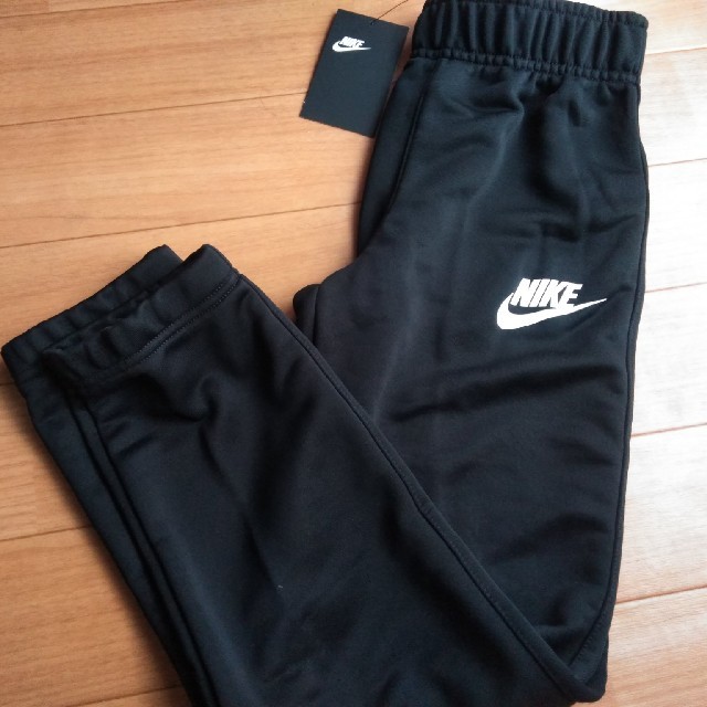 NIKE(ナイキ)のにゃむりん♡様専用★新品タグ付き★NIKEジャージ上下セット★140 キッズ/ベビー/マタニティのキッズ服男の子用(90cm~)(その他)の商品写真