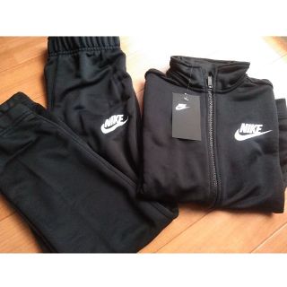 ナイキ(NIKE)のにゃむりん♡様専用★新品タグ付き★NIKEジャージ上下セット★140(その他)