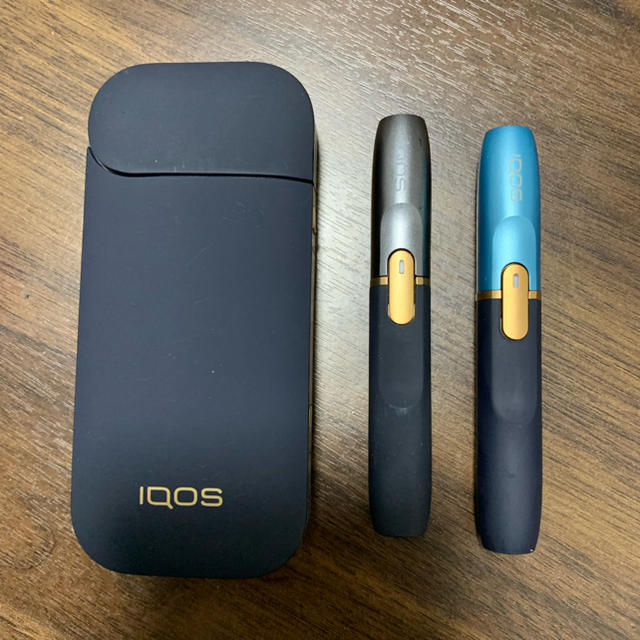 IQOS(アイコス)のIQOS2.4 plus ネイビー アイコス ホルダー二本セット メンズのファッション小物(タバコグッズ)の商品写真