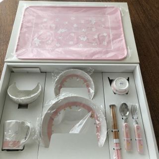 ファミリア(familiar)の専用  食器セット ピンク(離乳食器セット)