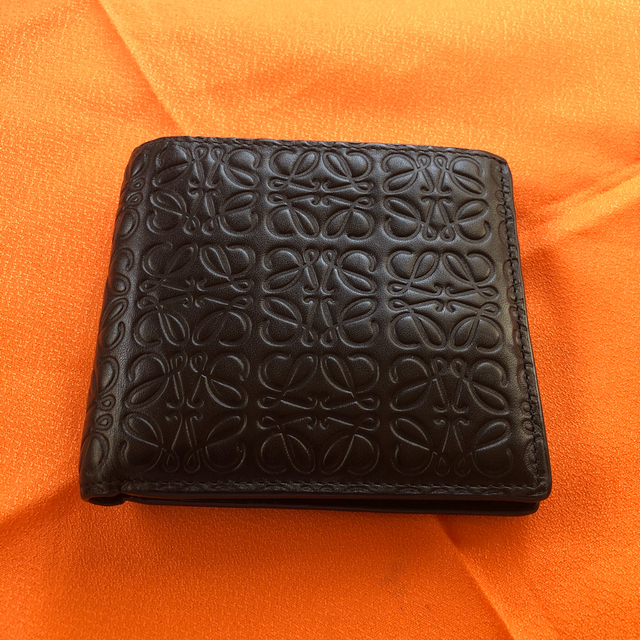 LOEWE(ロエベ)の美品 ロエベ  折りたたみアナグラムロゴ財布 メンズのファッション小物(折り財布)の商品写真