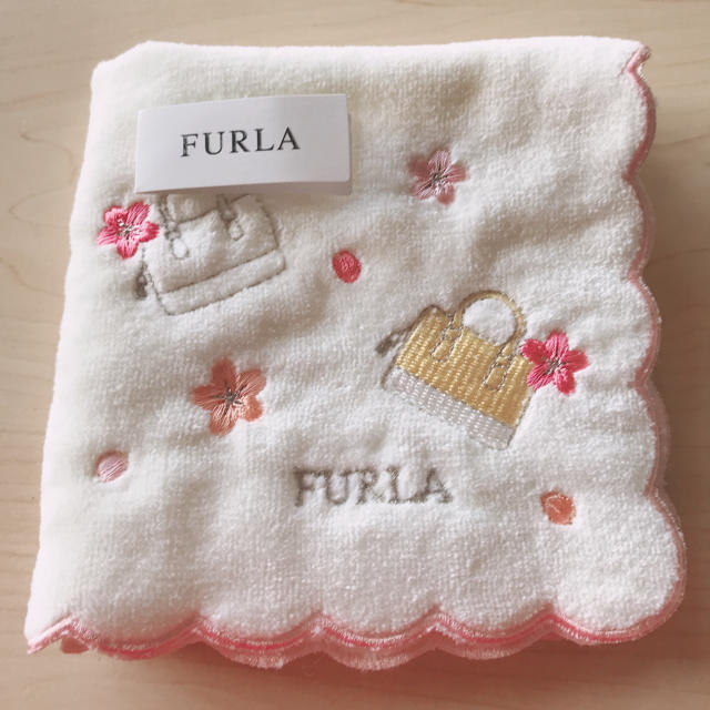 Furla(フルラ)のFURLA🌸新品ハンカチ レディースのファッション小物(ハンカチ)の商品写真