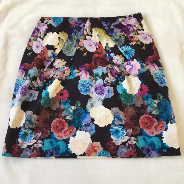 rienda(リエンダ)のrienda  花柄スカート  Ｍサイズ レディースのスカート(ミニスカート)の商品写真