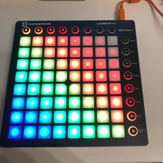 Launchpad mk2 novation(MIDIコントローラー)